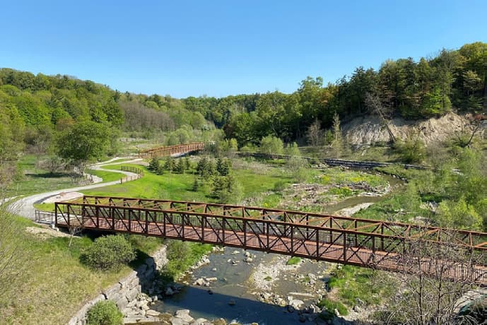 A footbridge over Highland Creek in Morningside Park